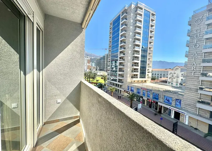 Maxim Family Apartment Budva