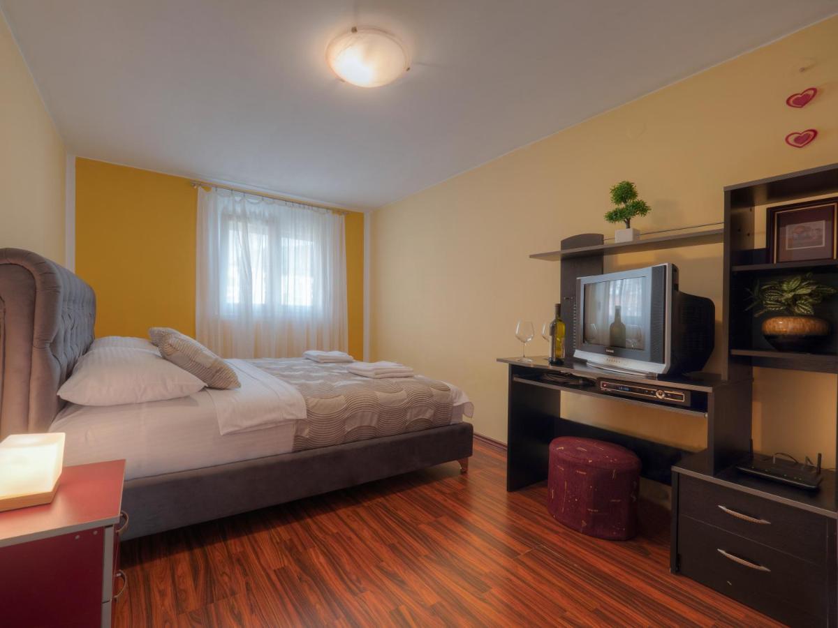 Maxim Family Apartment Budva