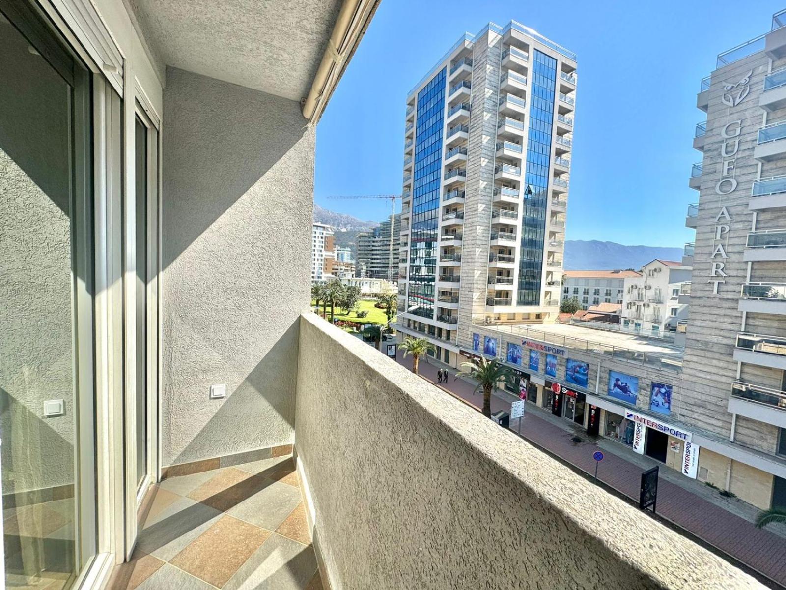 Maxim Family Apartment *